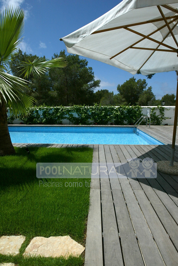 Piscinas con suelo de madera