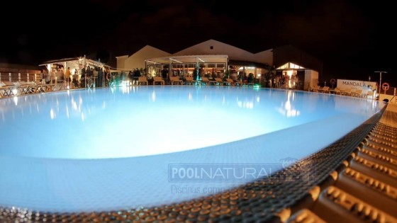 Iluminación de piscina