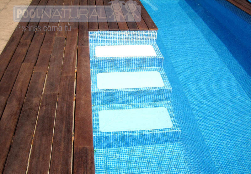 Piscinas con suelo de madera